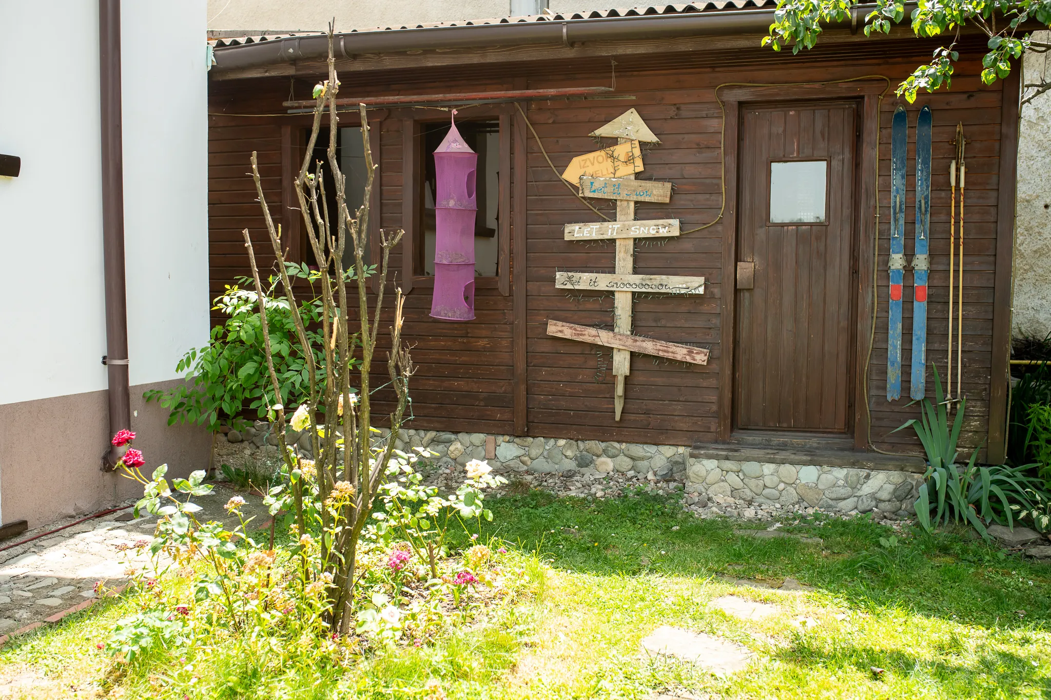 LaDespani Guesthouse Brasov — photo 14 of our rooms, garden and facilities