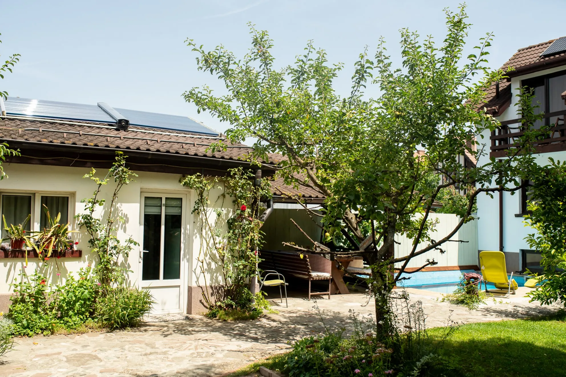 LaDespani Guesthouse Brasov — photo 17 of our rooms, garden and facilities
