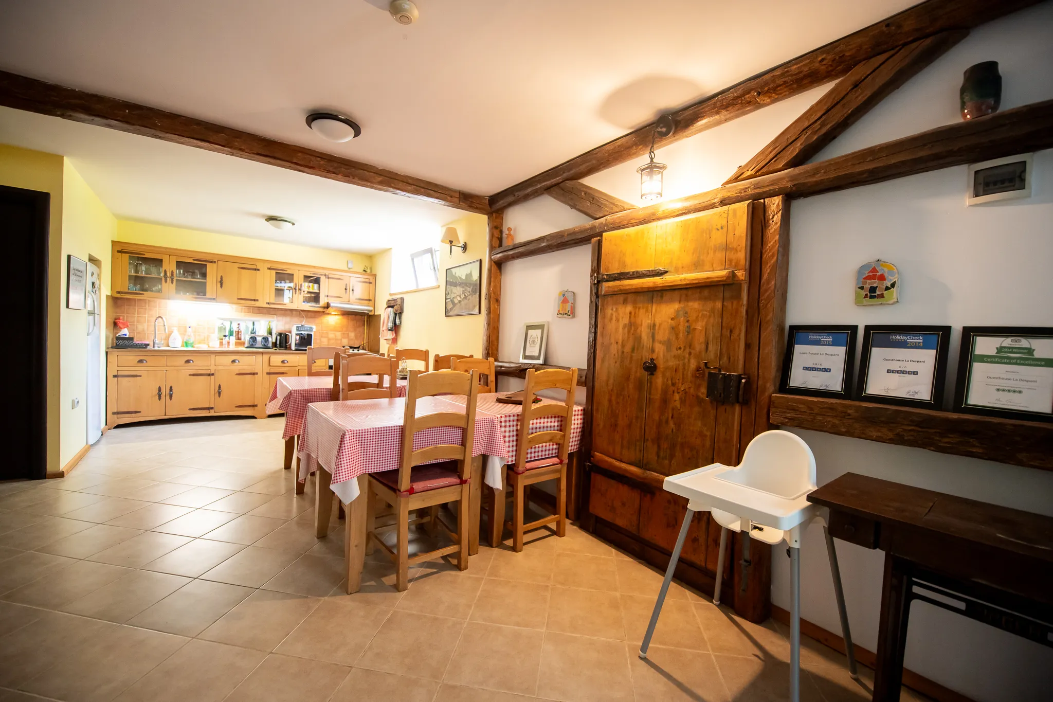 LaDespani Guesthouse Brasov — photo 7 of our rooms, garden and facilities