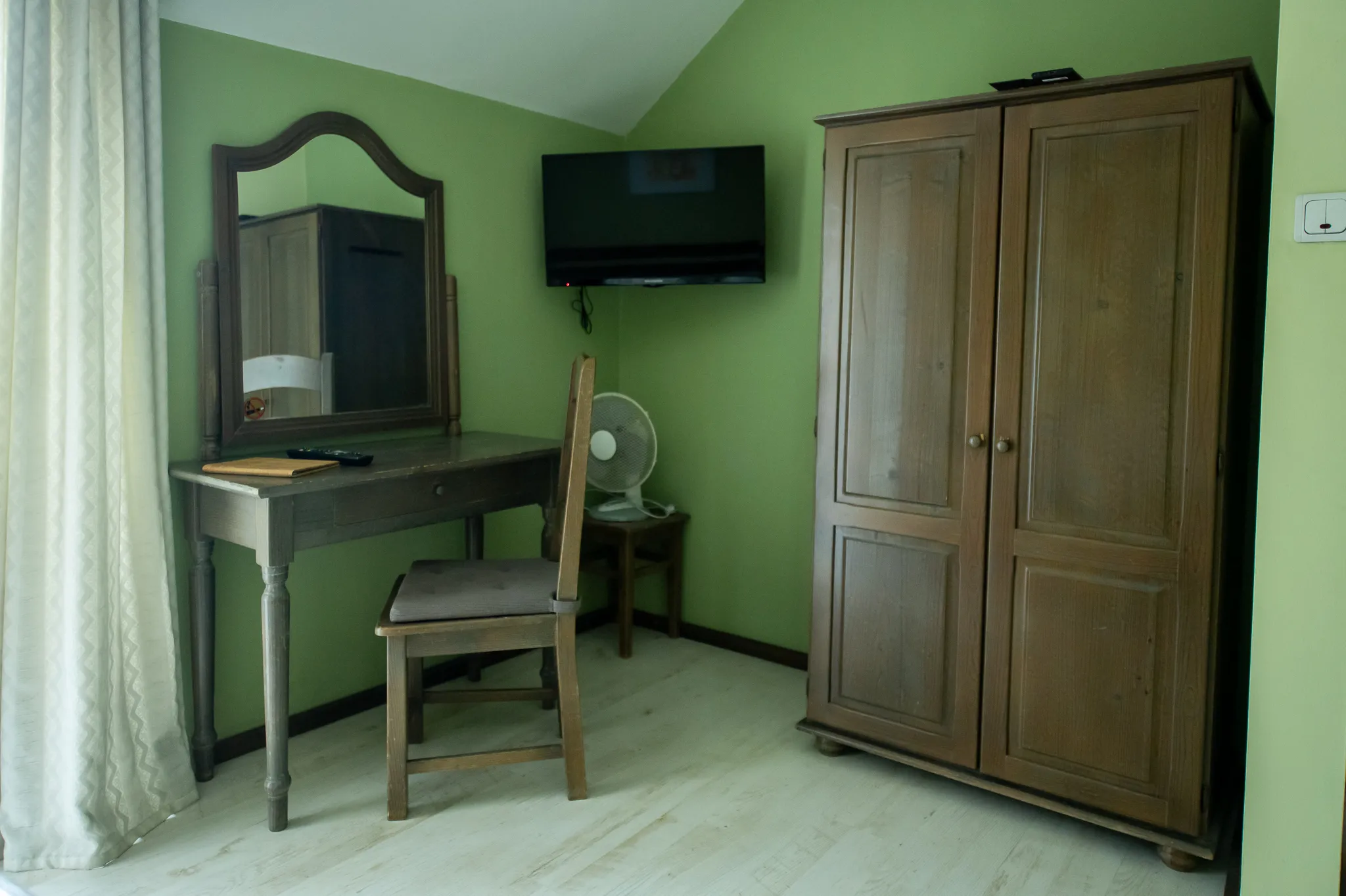 Cameră cu balcon 2 — 2/4